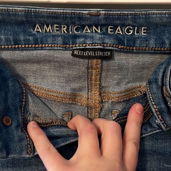 ✨AE Ripped Jeans✨ - Picture 3 of 4